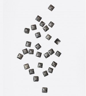 Полусферы квадр. черное серебро 2х2 мм Полусферы квадр. черное серебро 2х2 мм