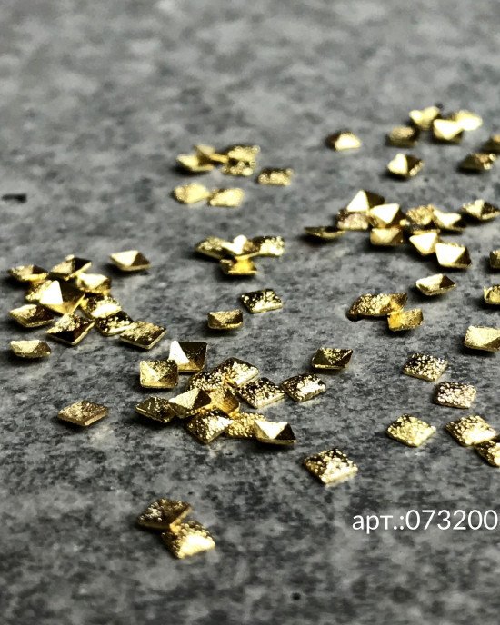Полусферы граненные шлифованные золото 2х2 мм