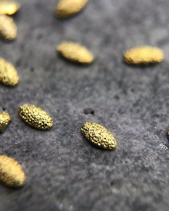 Полусферы лепестки шлифованные золото 2х3 мм