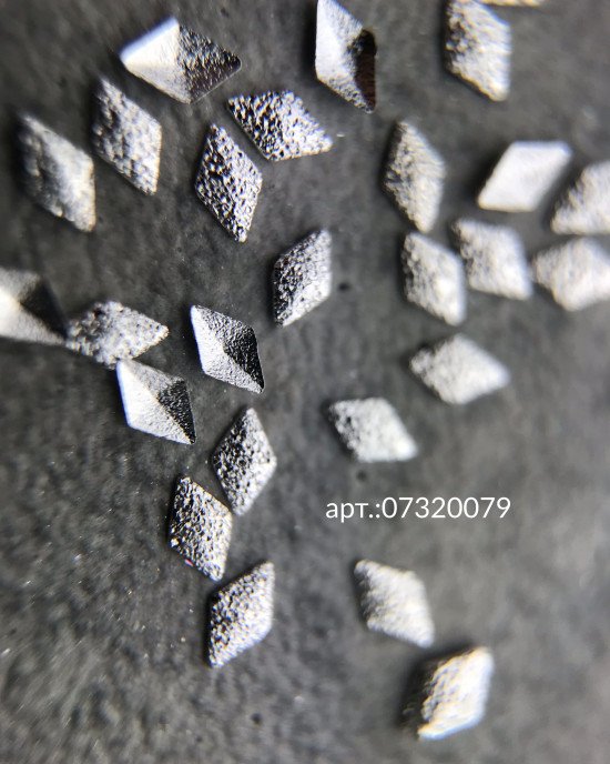 Полусферы ромбы гран.шлиф. серебро 2х3 мм